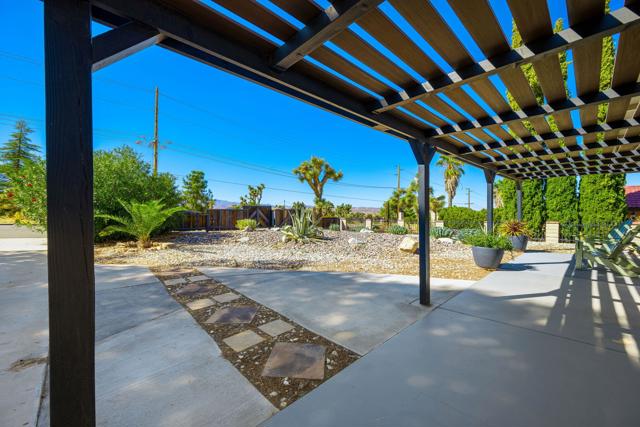 8799 Palomar Avenue, Yucca Valley CA: https://media.crmls.org/mediaz/54fd211e-3f4d-4400-8f93-44e33457557b.jpg