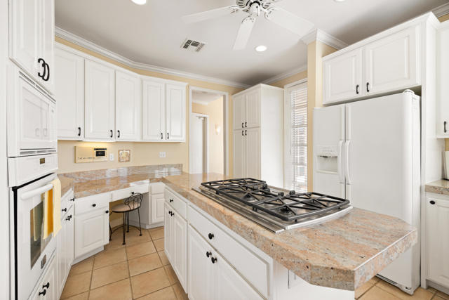 77312 Coyote Creek Path, Indian Wells CA: https://media.crmls.org/mediaz/54feb6ad-596a-4bac-a2a8-d33a38275a94.jpg