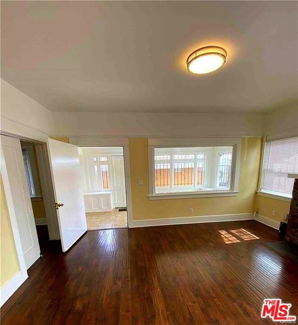 1331 Atlantic Avenue, Long Beach CA: https://media.crmls.org/mediaz/54ff0589-4f08-4f62-a805-4a9e4a06f779.jpg