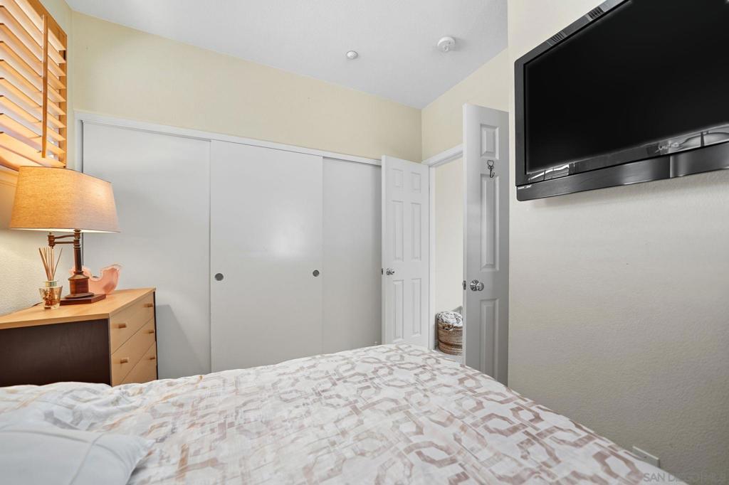 MLS #250039187SD image #16