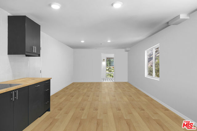 1311 Braeridge Drive, Beverly Hills CA: https://media.crmls.org/mediaz/54ffccf4-733c-4506-a9de-ee8c19712d47.jpg