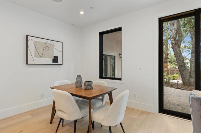18061 Saratoga Los Gatos Road, Monte Sereno CA: https://media.crmls.org/mediaz/5500307c-8857-49df-aa2e-1279f31a896d.jpg