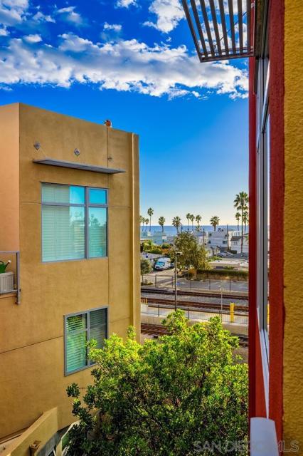 465 S Cleveland St, Oceanside CA: https://media.crmls.org/mediaz/5500e1e1-1d6a-4c45-9cc3-37a8b52e6de6.jpg