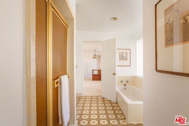 810 Franklin Street, Santa Monica CA: https://media.crmls.org/mediaz/5500f5cb-ece8-420e-aca5-e1dd40e89fa6.jpg