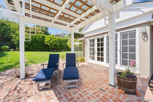 3733 La Cresta Dr, San Diego CA: https://media.crmls.org/mediaz/5502166d-930f-4015-bad8-042ab23aa993.jpg