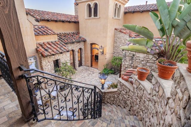 18113 El Brazo, Rancho Santa Fe CA: https://media.crmls.org/mediaz/55025d2b-72ef-4dc9-8c4f-fddc02bb54d0.jpg