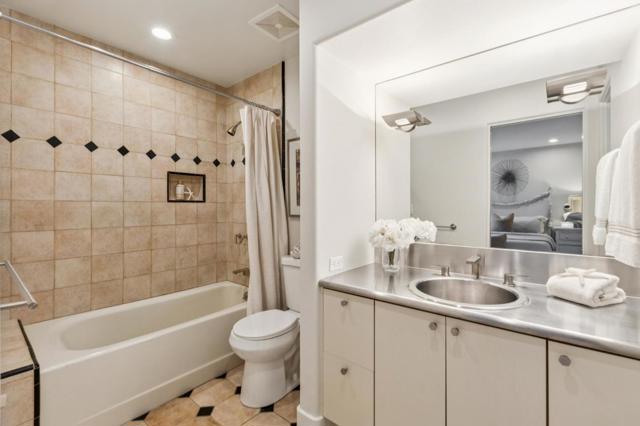 24292 Elise Court, Los Altos Hills CA: https://media.crmls.org/mediaz/5504a82d-4722-46e7-96bb-883cc3b5e742.jpg