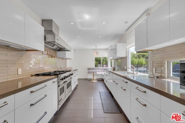 15514 CASIANO Court, Los Angeles CA: https://media.crmls.org/mediaz/550588fe-fa82-428f-b58e-abf1e94384d7.jpg