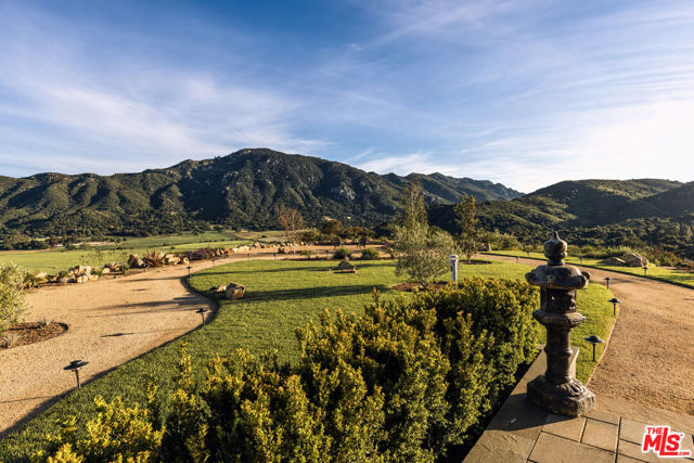 1697 W Potrero Road, Westlake Village CA: https://media.crmls.org/mediaz/5505aca0-9a1a-4021-902a-05b921fc828d.jpg