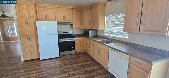 16401 San Pablo Ave, San Pablo CA: https://media.crmls.org/mediaz/5505d0d6-ef9a-4e38-b213-65b674499d5b.jpg
