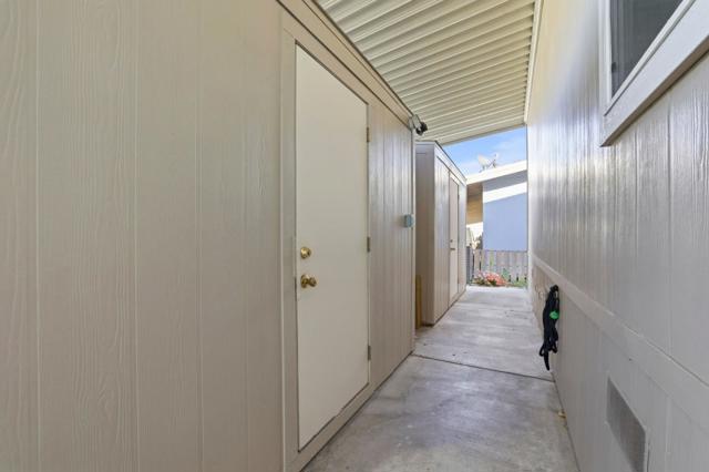 491 Mill Pond Drive, San Jose CA: https://media.crmls.org/mediaz/55061790-3a2f-4c3c-9374-d114af7e6b91.jpg