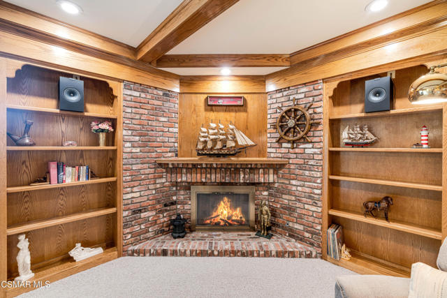 18128 Sandringham Court, Porter Ranch CA: https://media.crmls.org/mediaz/550621b4-79f1-4843-b399-c5b3131351d0.jpg