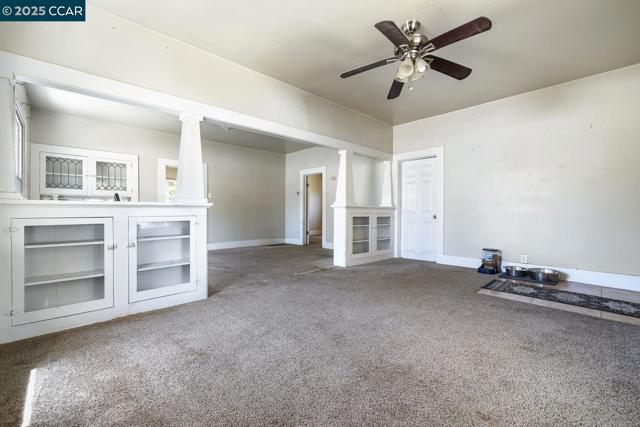 935 E Yosemite Ave, Madera CA: https://media.crmls.org/mediaz/55063bf1-48c2-4388-a57e-b9c0d0ecb863.jpg