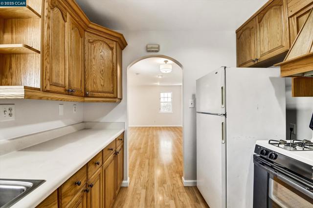 973 Paradise Blvd, Hayward CA: https://media.crmls.org/mediaz/55064de5-6991-4c88-a193-bb376b4bb748.jpg