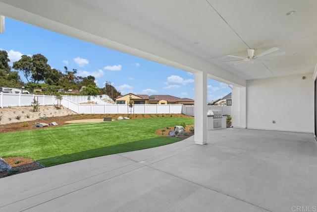 1203 Stonemark Place, Vista CA: https://media.crmls.org/mediaz/5506b5fc-967e-413b-9fb4-5d989f453f65.jpg