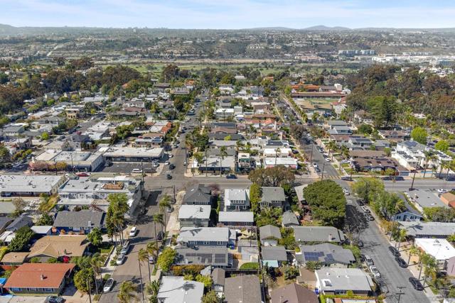 4067 PALMETTO WAY, San Diego CA: https://media.crmls.org/mediaz/55074f5f-172b-41b6-b2b1-2229eeeeab7d.jpg
