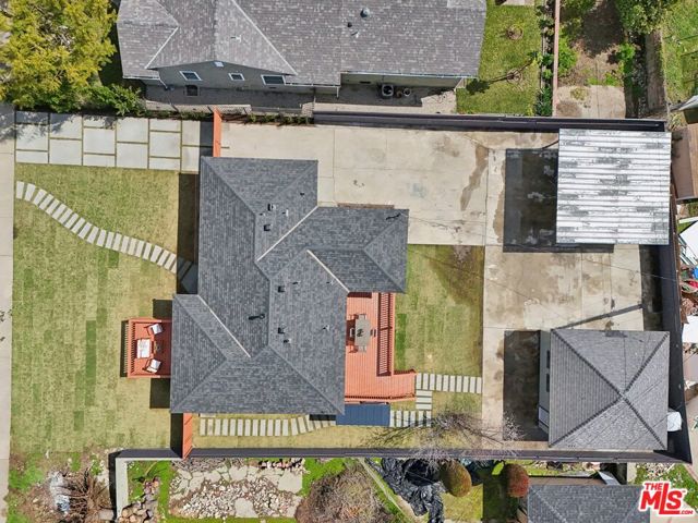 910 Arwin Street, Pasadena CA: https://media.crmls.org/mediaz/550752f2-c00e-410b-a2e1-8f6dee09aef8.jpg