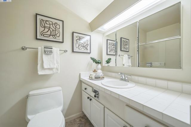 8985 Alcosta Blvd, San Ramon CA: https://media.crmls.org/mediaz/5507ba5d-1b3d-4113-87e6-db937396469c.jpg