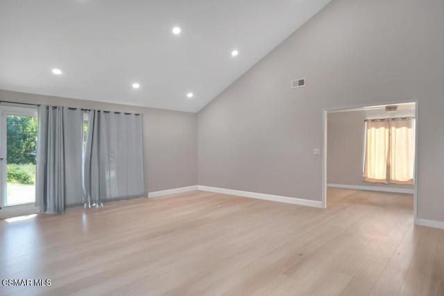 1637 Downing Street, Simi Valley CA: https://media.crmls.org/mediaz/5508809c-2464-44ff-93f3-2d406baa7a19.jpg