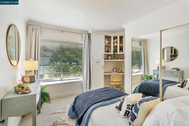 16 Belfast Pl, San Ramon CA: https://media.crmls.org/mediaz/55089c4c-d100-4da4-88ad-8fd7c1f64901.jpg