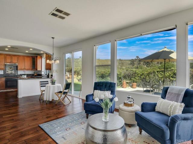 Detail Gallery Image 7 of 35 For 11615 Trailbrook Ln, San Diego,  CA 92128 - 3 Beds | 2/1 Baths