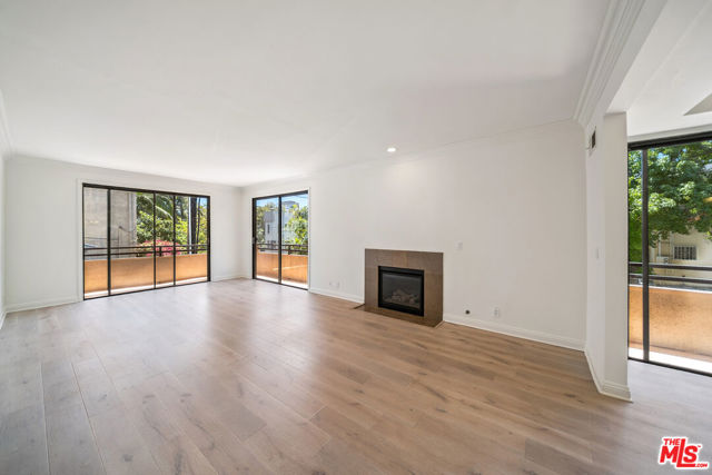 8865 Alden Drive, Los Angeles CA: https://media.crmls.org/mediaz/5509771f-66b1-40f2-8d52-582faec24926.jpg