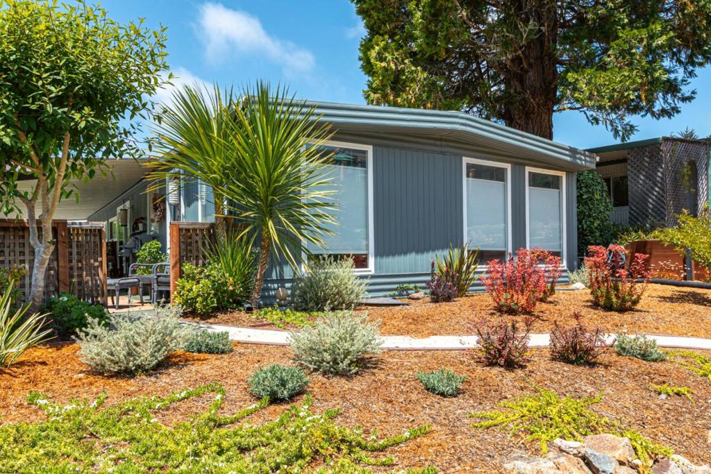 33 Knollwood Drive