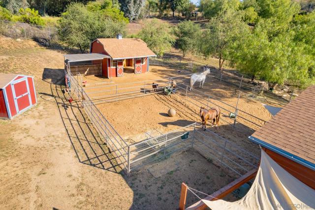 12052 Sky View Dr, Valley Center CA: https://media.crmls.org/mediaz/550a1399-2105-4159-a730-89d4122c2ade.jpg