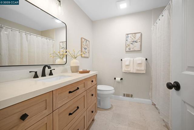 4072 Westminster Pl, Danville CA: https://media.crmls.org/mediaz/550a22d4-d2e9-4899-a2ec-5b12448add8a.jpg