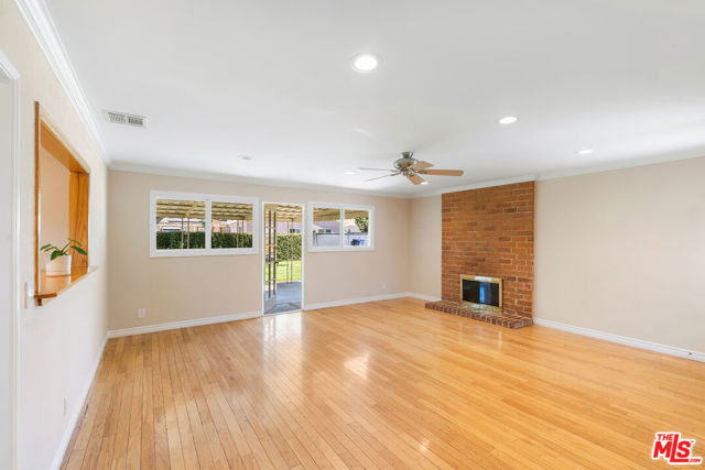 22915 Burton Street photo 6