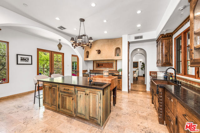 5850 Lapworth Drive, Agoura Hills CA: https://media.crmls.org/mediaz/550a868c-fe46-48d2-ab6d-11642efdd8ae.jpg