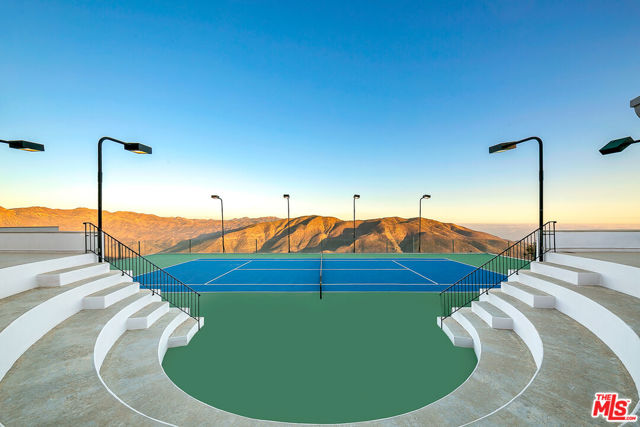 10502 Yellow Hill Road, Malibu CA: https://media.crmls.org/mediaz/550ae7a7-99c6-4f1b-a4bf-e43756097600.jpg
