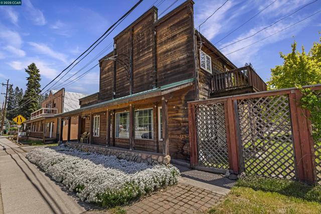 2266 E Main Street, Quincy CA: https://media.crmls.org/mediaz/550af03b-5e62-4c15-a0d6-c508eda59bc5.jpg