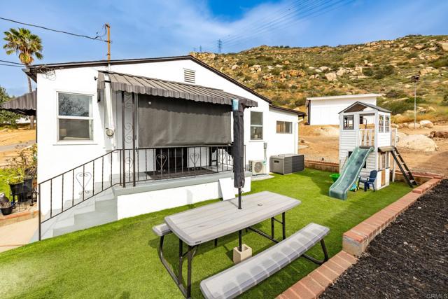 Detail Gallery Image 5 of 35 For 13510 Willow Rd, Lakeside,  CA 92040 - 2 Beds | 1 Baths