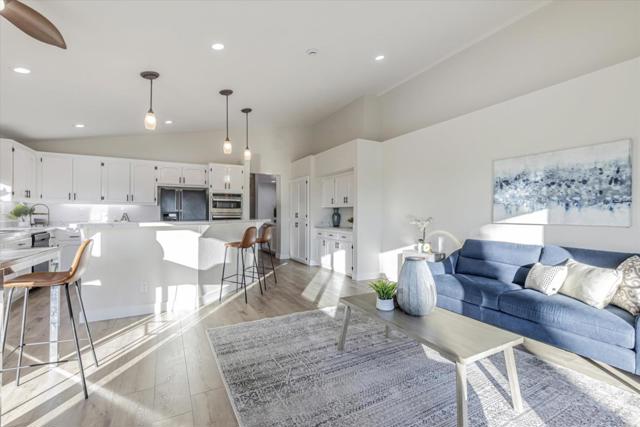 5150 Edgeview Drive, Discovery Bay CA: https://media.crmls.org/mediaz/550b549d-eab1-45e8-b75d-a97cbb3d69ee.jpg