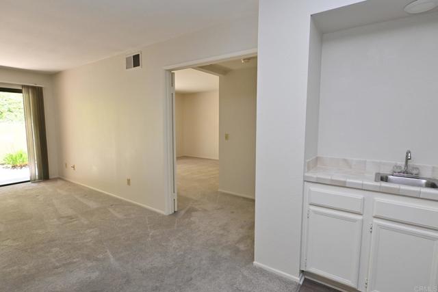 3160 Arroyo Vista, Carlsbad CA: https://media.crmls.org/mediaz/550bf761-3582-4b4b-a82f-70eef9408020.jpg
