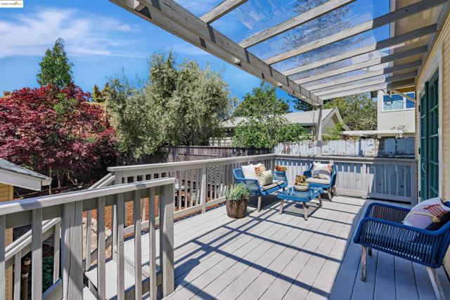 906 Carmel Ave, Albany CA: https://media.crmls.org/mediaz/550c1f95-5f2c-4858-8b0d-a2e9094aff54.jpg