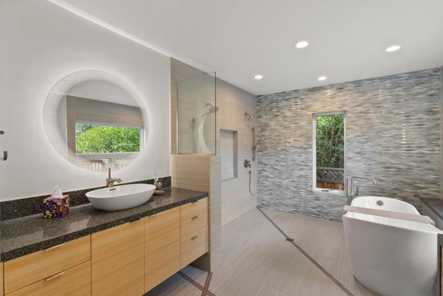 3920 Lakemead Way, Redwood City CA: https://media.crmls.org/mediaz/550c5bcb-8bcb-4fc1-b6f3-b665a606a9f4.jpg