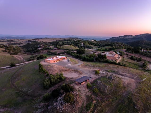 Image 24 of 30 For 41565 Avenida La Cresta