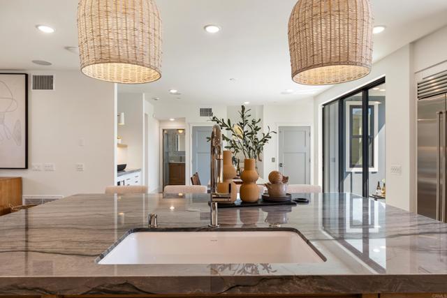 Detail Gallery Image 19 of 60 For 270 Normandy Ln, Carlsbad,  CA 92008 - 4 Beds | 4/1 Baths