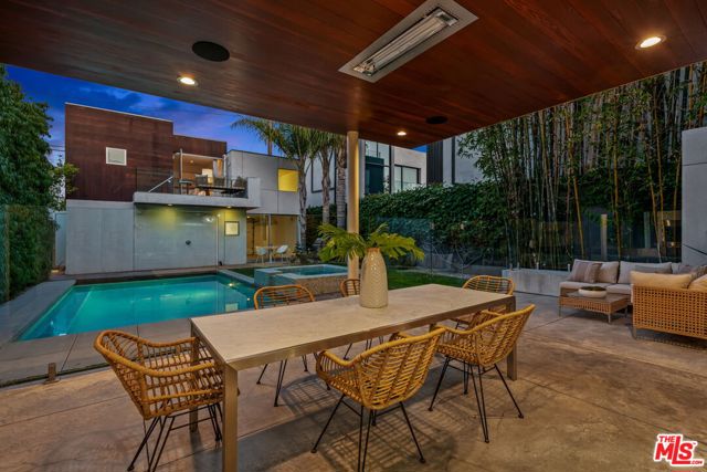 714 California Avenue, Venice CA: https://media.crmls.org/mediaz/550cb8bd-6589-4cab-9a64-c194412757b5.jpg