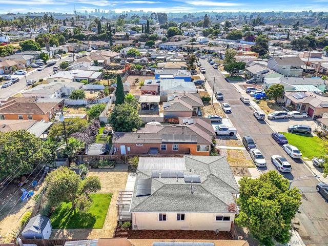 4991 Date Pl, San Diego CA: https://media.crmls.org/mediaz/550cbdc6-d284-4e86-b6bb-0e31268f5daf.jpg