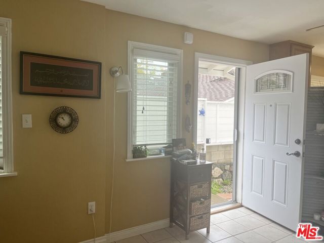 2763 1/2 Fairmount Avenue, La Crescenta CA: https://media.crmls.org/mediaz/550d8ce9-9058-406a-af72-4ecc863f5404.jpg