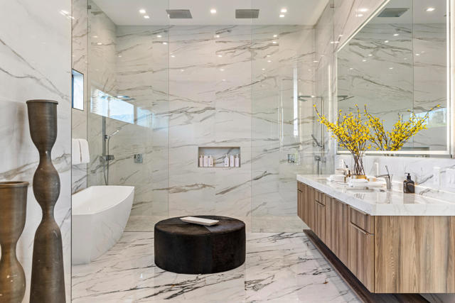 2 Bravo Court, Rancho Mirage CA: https://media.crmls.org/mediaz/550da04d-7c39-42ea-a07a-87f1b2c4eec1.jpg