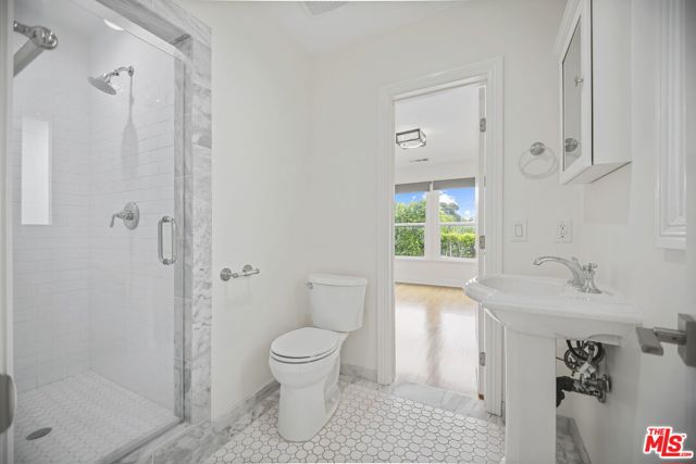 1148 S Stanley Avenue, Los Angeles CA: https://media.crmls.org/mediaz/550e145b-f615-406e-a603-914ec51c1c2e.jpg