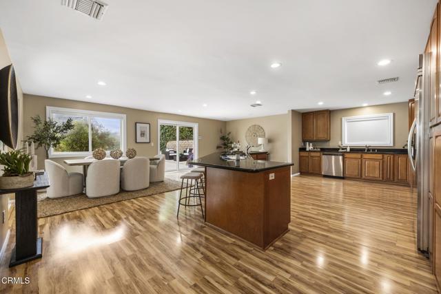 4915 Trend Terrace, La Crescenta CA: https://media.crmls.org/mediaz/550ec7fd-0e82-421b-8c9e-c89d17eed055.jpg