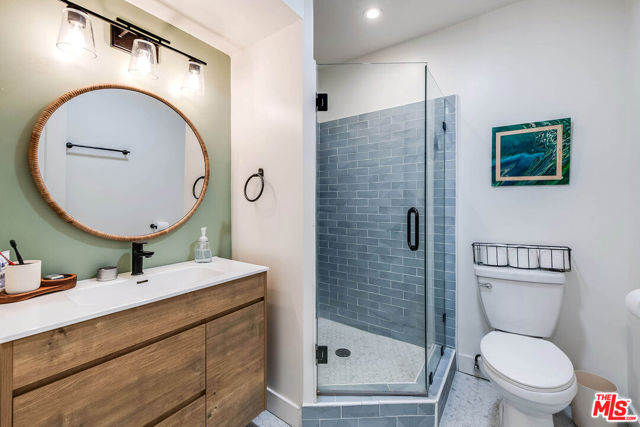 5731 Topanga Canyon Boulevard, Woodland Hills CA: https://media.crmls.org/mediaz/550ee164-dc06-46e1-8c1f-638be8e607ac.jpg