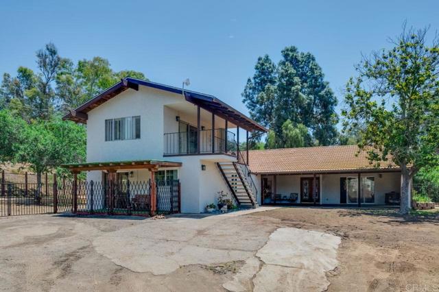 17620 Lyons Valley Road, Jamul CA: https://media.crmls.org/mediaz/550ffe84-14da-492d-ae95-f8bb6ddb1479.jpg