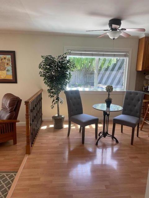 1430 Welburn Avenue, Gilroy CA: https://media.crmls.org/mediaz/5510185f-2135-49da-b923-c000d041b6bb.jpg
