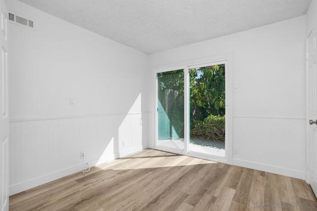 464 Dorsey Way, Vista CA: https://media.crmls.org/mediaz/55104c84-bd62-4b03-8719-26753059cf38.jpg